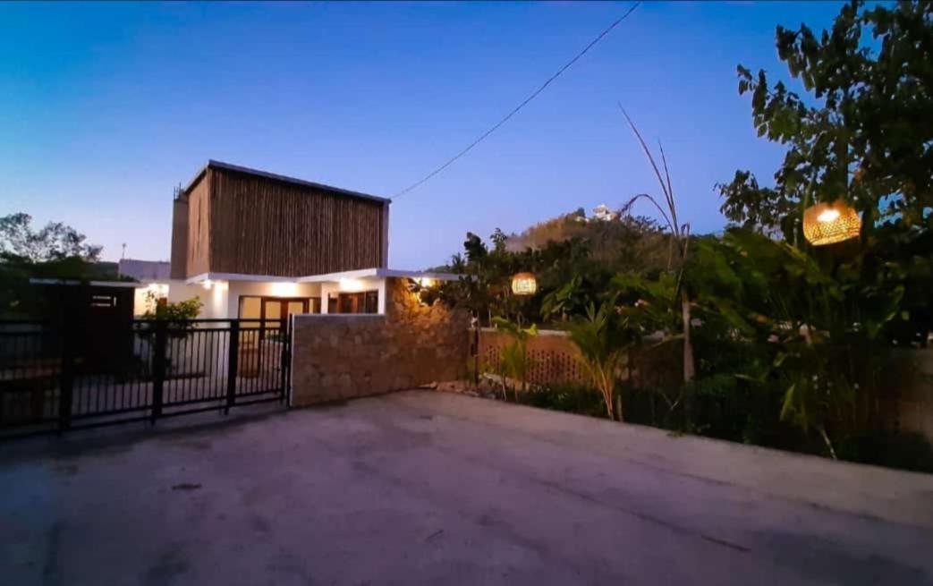 Surya Lombok Accommodation Selong Belanak Dış mekan fotoğraf